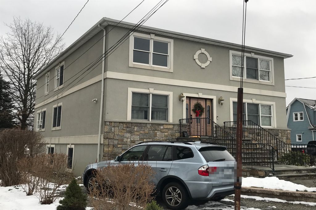 Bellevue Ave, Yonkers, NY 10703, Sheriff Sale 939,600 4BD / 2.5BH Sheriff Sale Listing