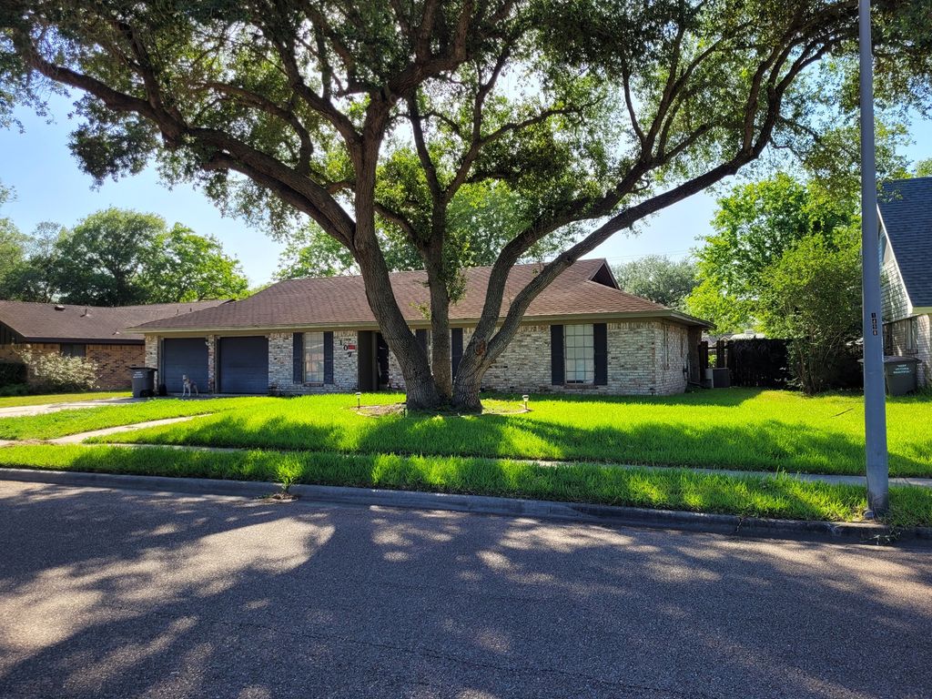 Tanglewood Dr, Victoria, TX 77901, Sheriff Sale 216,200 3BD / 2BH