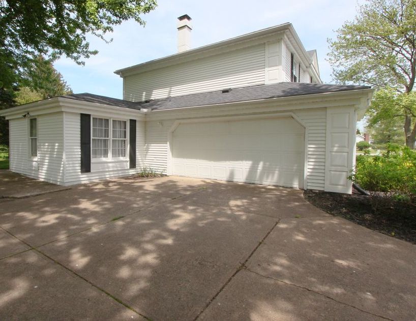 Hillcrest Ln, Elyria, OH 44035, Sheriff Sale 311,000 4BD / 3.5BH
