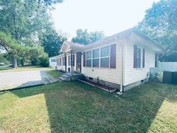 Foreclosure Listing in GREENLAWN ST GREENFIELD, TN 38230