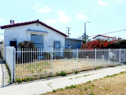  W 103rd St, Los Angeles CA