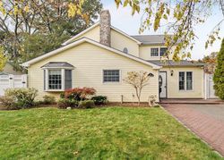 Foreclosure Listing in SOUTHWOOD CIR SYOSSET, NY 11791