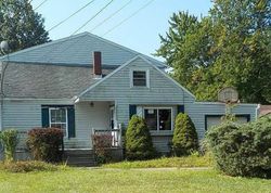 Foreclosure Listing in ROBERTS RD EASTLAKE, OH 44095
