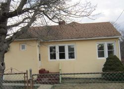 Foreclosure Listing in E LINE ST PENNS GROVE, NJ 08069