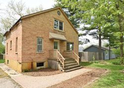 Foreclosure Listing in ROBERTS RD MCHENRY, IL 60051