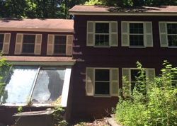 Foreclosure Listing in DAPHNE LN CENTERPORT, NY 11721