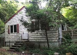 Foreclosure Listing in W BARTLETT RD MIDDLE ISLAND, NY 11953