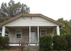  E Archwood Ave, Akron OH