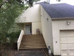 Foreclosure Listing in KENWOOD RD SOUTHAMPTON, NY 11968