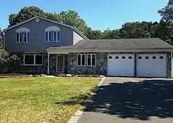  Tyburn Ln, Centereach NY
