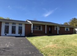  Phipps Cir, Clintwood VA