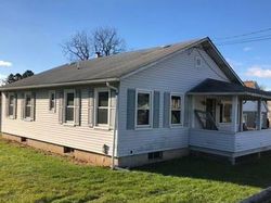 Foreclosure Listing in 5TH ST WALNUTPORT, PA 18088