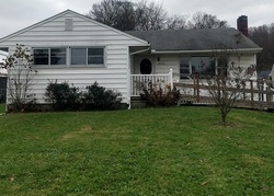 Foreclosure Listing in BARNHILL RD NEW PHILADELPHIA, OH 44663