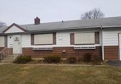 Foreclosure Listing in ARNOLD AVE WEST BABYLON, NY 11704