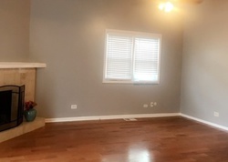  Laurel Dr, Aurora IL