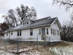 Foreclosure Listing in E JEFFERSON ST VANDALIA, IL 62471