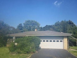 Foreclosure Listing in MEADOWLANE AVE RACINE, WI 53406
