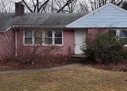 Foreclosure Listing in BROADWAY GREENLAWN HUNTINGTON, NY 11743