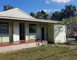 Foreclosure Listing in HENDERSON AVE FORT MYERS, FL 33916