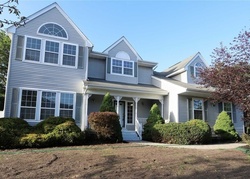  Hessian Ct, Centereach NY