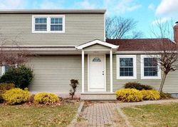 Foreclosure Listing in BRENTWOOD ST BAY SHORE, NY 11706