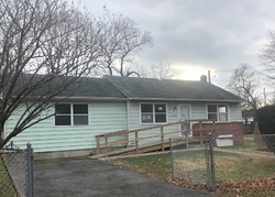 Foreclosure Listing in SAINT PETERS DR BRENTWOOD, NY 11717