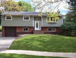 Foreclosure Listing in ALICE LN COMMACK, NY 11725