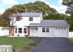  Hounslow Rd, Shirley NY