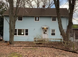 Foreclosure Listing in PARKER FARMS RD WALLINGFORD, CT 06492