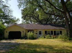 Foreclosure Listing in GREENBRIAR DR GLENVIEW, IL 60025