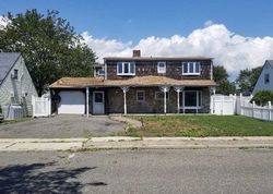 Foreclosure Listing in SANDPIPER LN LEVITTOWN, NY 11756