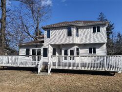  W Maple Ave, Monsey NY