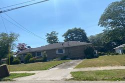 Foreclosure Listing in JAYNE AVE PATCHOGUE, NY 11772