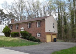  Colonial Ln, Clinton MD