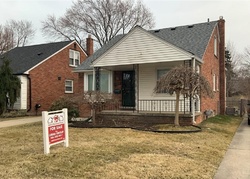 Foreclosure Listing in LOCHMOOR ST HARPER WOODS, MI 48225