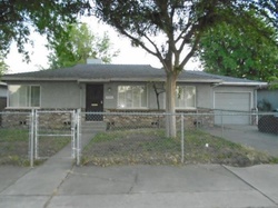  E Clinton Ave, Fresno CA