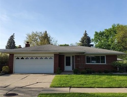 Foreclosure Listing in CAROL AVE WARREN, MI 48093