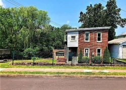  Henry St, Pottstown PA