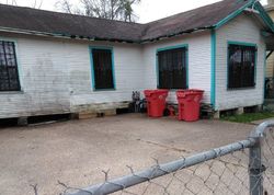 Foreclosure Listing in INDIANA ST ROBSTOWN, TX 78380