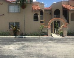  Sw 5th St , Hollywood FL