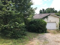 Foreclosure Listing in LIVINGSTON AVE JAMESTOWN, TN 38556