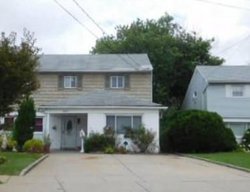 Foreclosure Listing in S BAYVIEW AVE FREEPORT, NY 11520