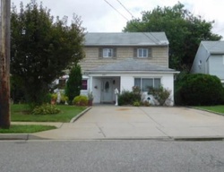 Foreclosure Listing in S BAYVIEW AVE FREEPORT, NY 11520