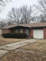  Silver Fox Dr, Florissant MO