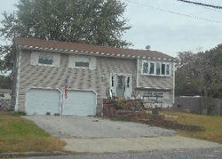  W Willow St, Brentwood NY