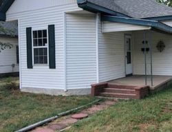 Foreclosure Listing in E 7TH AVE HUTCHINSON, KS 67501