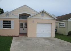  W Elm Ln, Hollywood FL