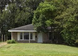 Foreclosure Listing in 1ST AVE LAKE CHARLES, LA 70601