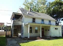 Foreclosure Listing in 1/2 TERRACE AVE NEW LONDON, CT 06320