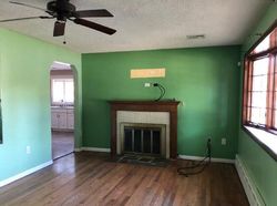 Foreclosure Listing in EVERGREEN AVE FOLSOM, PA 19033